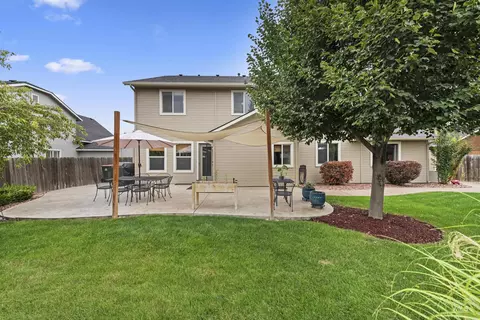 Exterior - 565 E Anton St, Meridian, ID 83646 photo 6 of 10