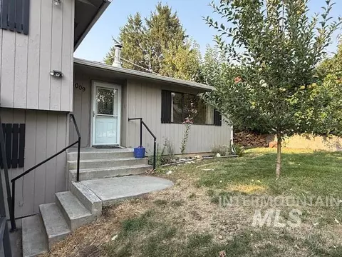 Exterior - 1009 W Hemlock Ave, Lewiston, ID 83501 photo 2 of 9