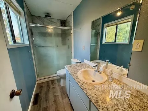 Bath - 1009 W Hemlock Ave, Lewiston, ID 83501 photo 3 of 3