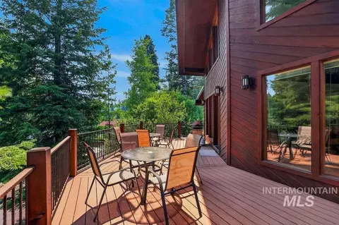Exterior - 1370 Divot Ln, Mccall, ID 83638 photo 6 of 9