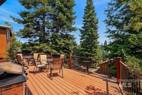 Exterior - 1370 Divot Ln, Mccall, ID 83638 photo 3 of 9
