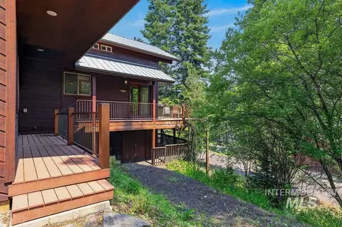 Exterior - 1370 Divot Ln, Mccall, ID 83638 photo 7 of 9