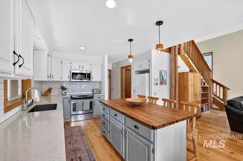 Kitchen - 1370 Divot Ln, Mccall, ID 83638 photo 1 of 5