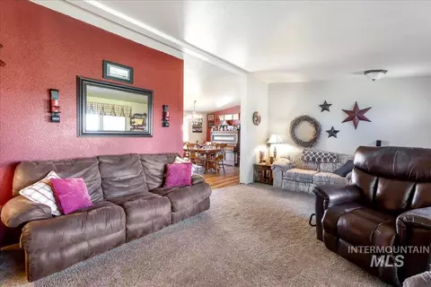 Living - 2225 E 1010 S, Hazelton, ID 83335 photo 3 of 3