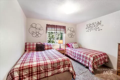 Bedroom - 2225 E 1010 S, Hazelton, ID 83335 photo 4 of 8