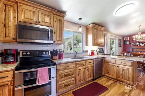 Kitchen - 2225 E 1010 S, Hazelton, ID 83335 photo 1 of 4