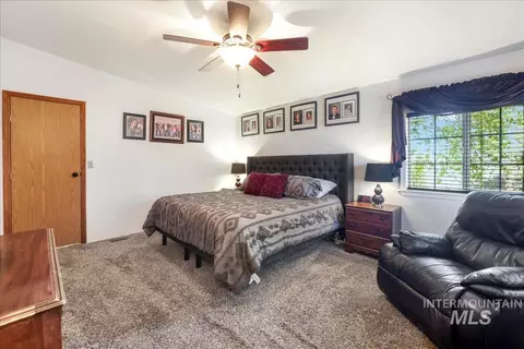 Bedroom - 2225 E 1010 S, Hazelton, ID 83335 photo 1 of 8