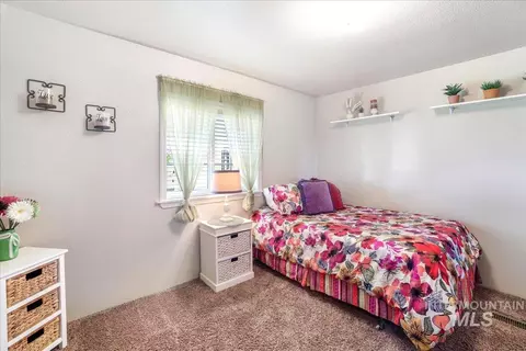 Bedroom - 2225 E 1010 S, Hazelton, ID 83335 photo 5 of 8