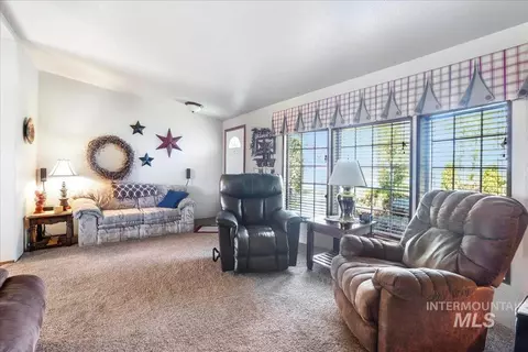 Living - 2225 E 1010 S, Hazelton, ID 83335 photo 1 of 3