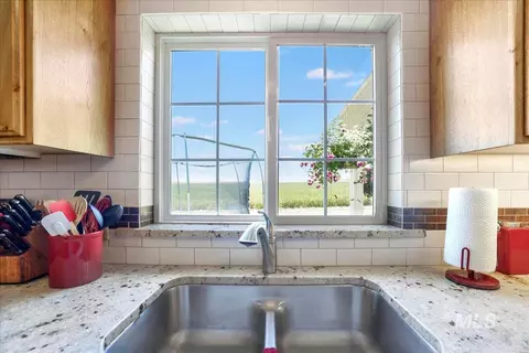 Kitchen - 2225 E 1010 S, Hazelton, ID 83335 photo 4 of 4