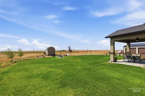 Exterior - 178 E Syringa Loop, Shoshone, ID 83352 photo 6 of 11