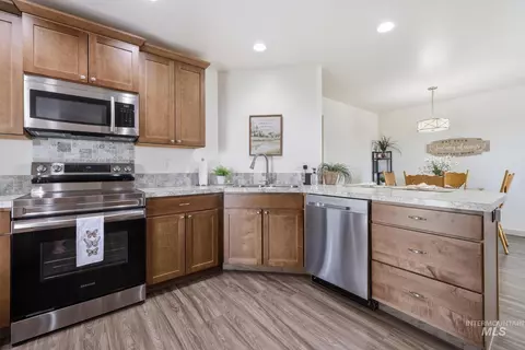 Kitchen - 178 E Syringa Loop, Shoshone, ID 83352 photo 1 of 5