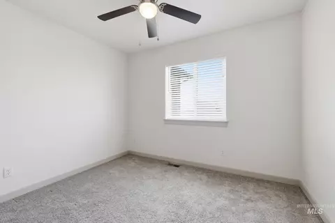 Bedroom - 178 E Syringa Loop, Shoshone, ID 83352 photo 3 of 5