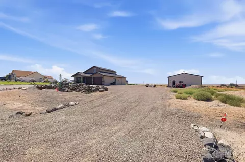 Exterior - 178 E Syringa Loop, Shoshone, ID 83352 photo 3 of 11