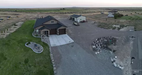 Exterior - 178 E Syringa Loop, Shoshone, ID 83352 photo 5 of 11