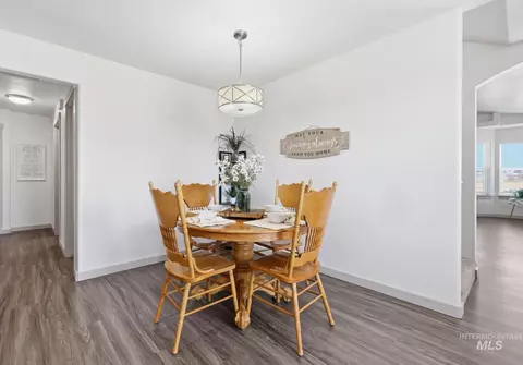 Dining - 178 E Syringa Loop, Shoshone, ID 83352 photo 1 of 1