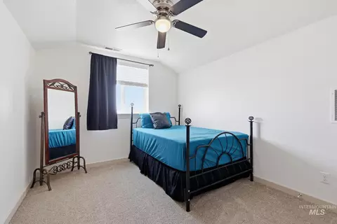 Bedroom - 178 E Syringa Loop, Shoshone, ID 83352 photo 4 of 5