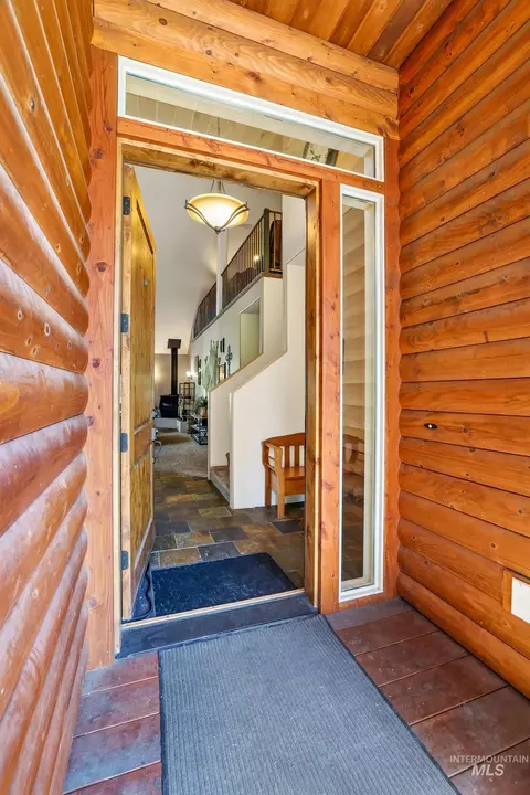 Entry Way - Undisclosed, Mccall, ID 83638 photo 1 of 4