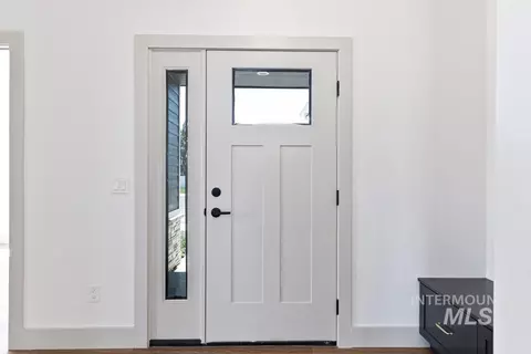 Entry Way - 516 Maple Crt, Genesee, ID 83832 photo 2 of 3