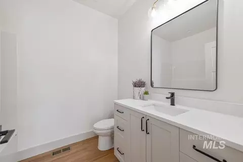 Bath - 516 Maple Crt, Genesee, ID 83832 photo 1 of 7