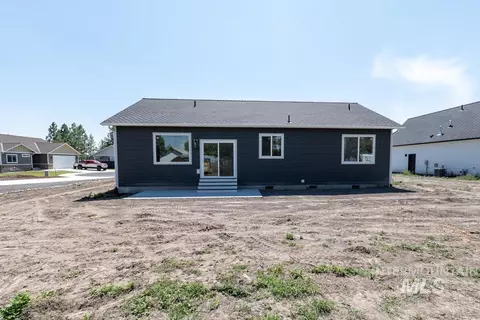 Exterior - 516 Maple Crt, Genesee, ID 83832 photo 5 of 8
