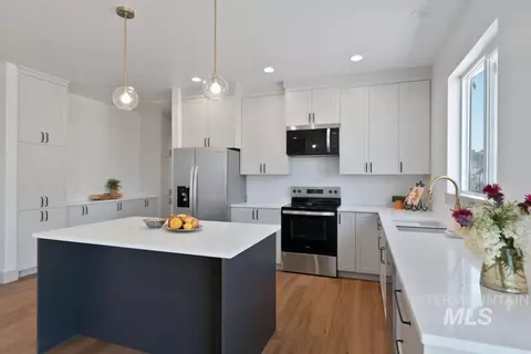 Kitchen - 516 Maple Crt, Genesee, ID 83832 photo 3 of 5