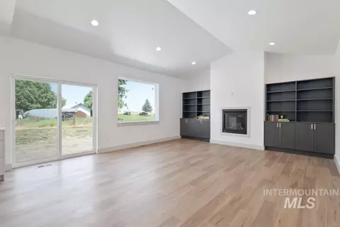 Living - 516 Maple Crt, Genesee, ID 83832 photo 1 of 3