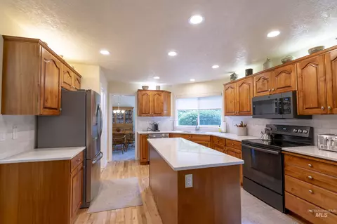 Kitchen - 1788 N Princeton Way, Eagle, ID 83616 photo 3 of 3