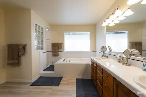 Bath - 1788 N Princeton Way, Eagle, ID 83616 photo 1 of 5