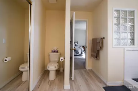 Bath - 1788 N Princeton Way, Eagle, ID 83616 photo 3 of 5