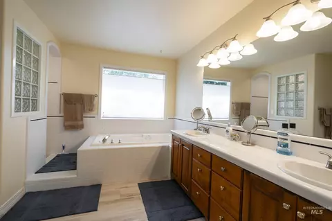 Bath - 1788 N Princeton Way, Eagle, ID 83616 photo 2 of 5