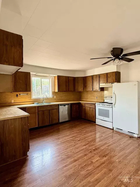 Kitchen - 126 Aitken Rd, Weippe, ID 83553 photo 2 of 2