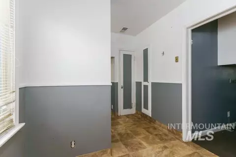 Entry Way - 730 E Cedar St, Pocatello, ID 83201 photo 1 of 1