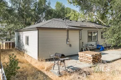 Exterior - 730 E Cedar St, Pocatello, ID 83201 photo 2 of 5
