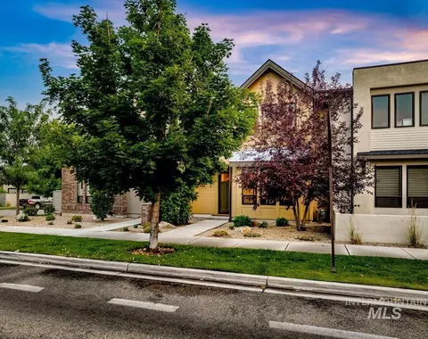 Exterior - 3985 E Parkcenter Blvd, Boise, ID 83716 photo 10 of 12