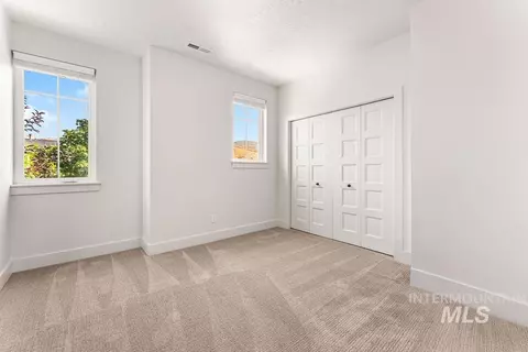 Bedroom - 3985 E Parkcenter Blvd, Boise, ID 83716 photo 4 of 5