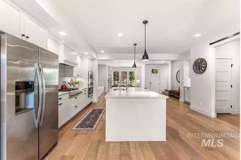 Kitchen - 3985 E Parkcenter Blvd, Boise, ID 83716 photo 4 of 6