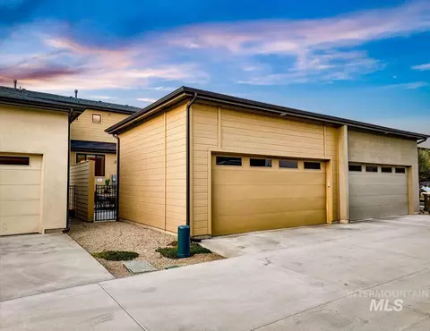 Exterior - 3985 E Parkcenter Blvd, Boise, ID 83716 photo 12 of 12