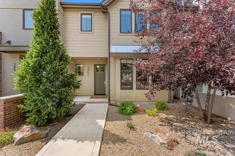 Exterior - 3985 E Parkcenter Blvd, Boise, ID 83716 photo 2 of 12