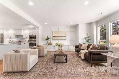 Living - 3985 E Parkcenter Blvd, Boise, ID 83716 photo 1 of 1