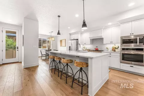 Kitchen - 3985 E Parkcenter Blvd, Boise, ID 83716 photo 1 of 6