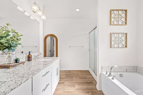 Bath - 28341 Winecup Ln, Parma, ID 83660 photo 2 of 3