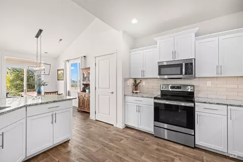 Kitchen - 28341 Winecup Ln, Parma, ID 83660 photo 2 of 2