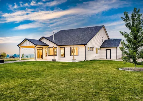 Exterior - 28341 Winecup Ln, Parma, ID 83660 photo 4 of 16