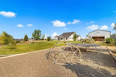 Exterior - 28341 Winecup Ln, Parma, ID 83660 photo 10 of 16