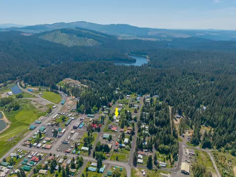 View/Area - 210 S 2nd St, Elk River, ID 83827 photo 3 of 4