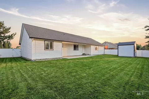 Exterior - 770 E Red Bud St, Kuna, ID 83634 photo 6 of 10