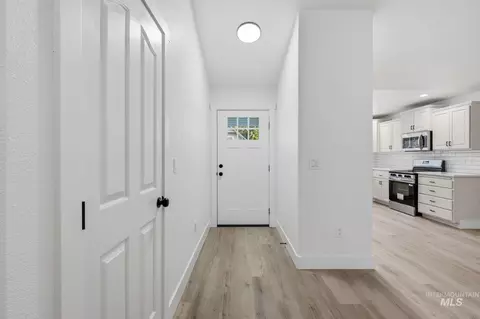 Entry Way - 770 E Red Bud St, Kuna, ID 83634 photo 1 of 4