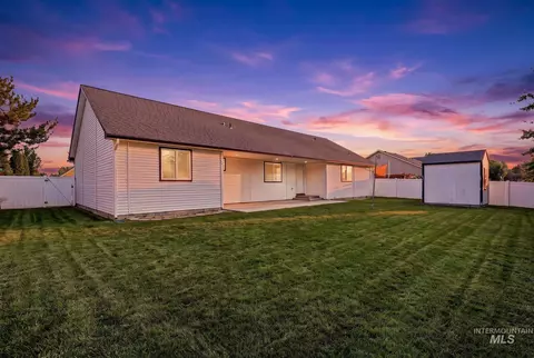 Exterior - 770 E Red Bud St, Kuna, ID 83634 photo 3 of 10