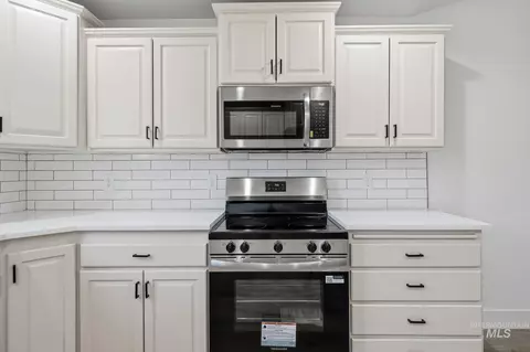 Kitchen - 770 E Red Bud St, Kuna, ID 83634 photo 4 of 4